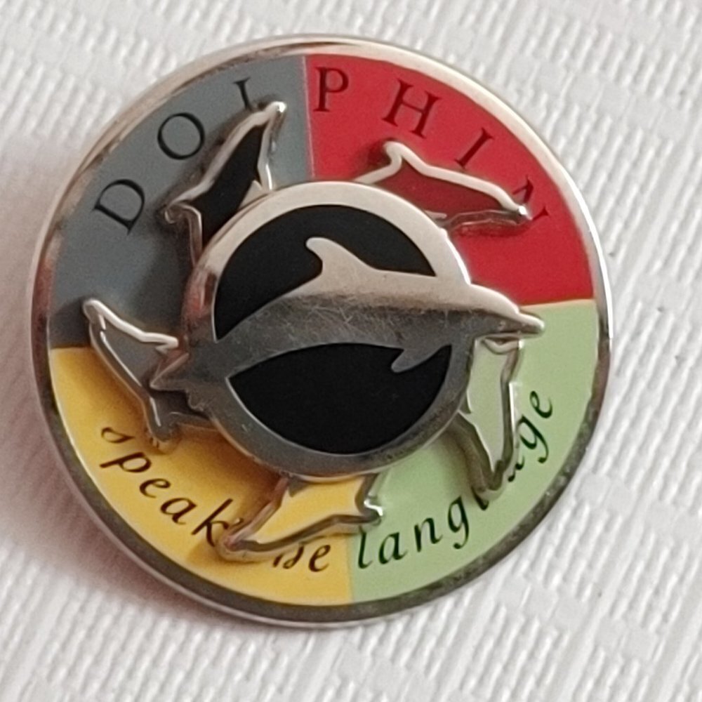 RETRO Sea World Dolphon Pin Traders Pin Spinning Dolphins